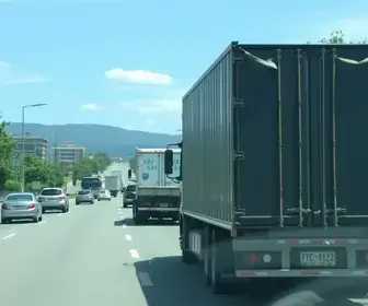 engavetamento na Via Dutra